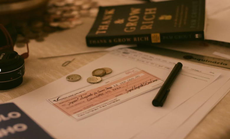 Lamina’s Step-by-Step Plan to Stop Living Paycheque to Paycheque